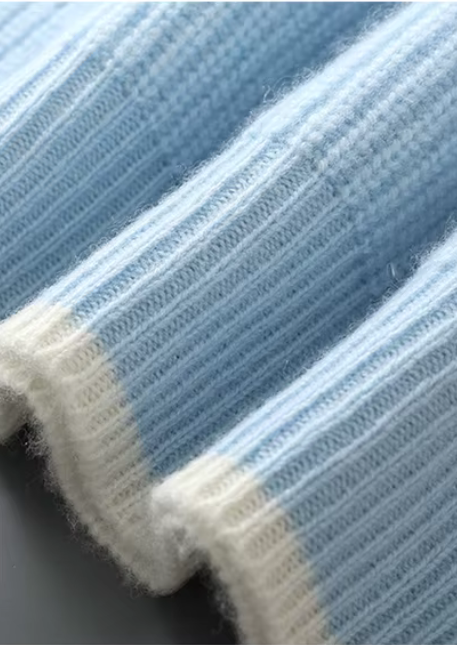 SERENNO Wollpullover Zweifarbig mit Rundhalsausschnitt