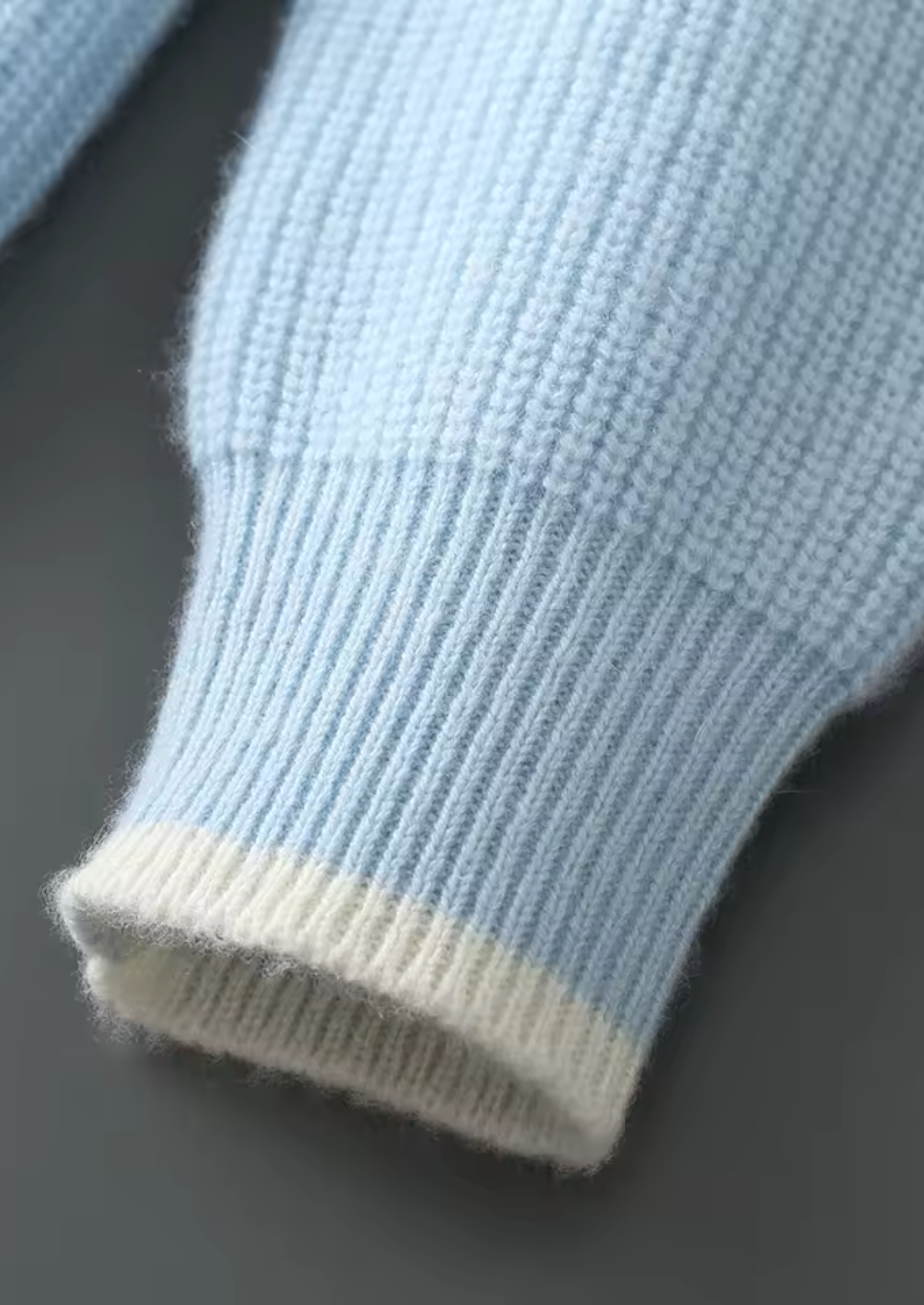 SERENNO Wollpullover Zweifarbig mit Rundhalsausschnitt