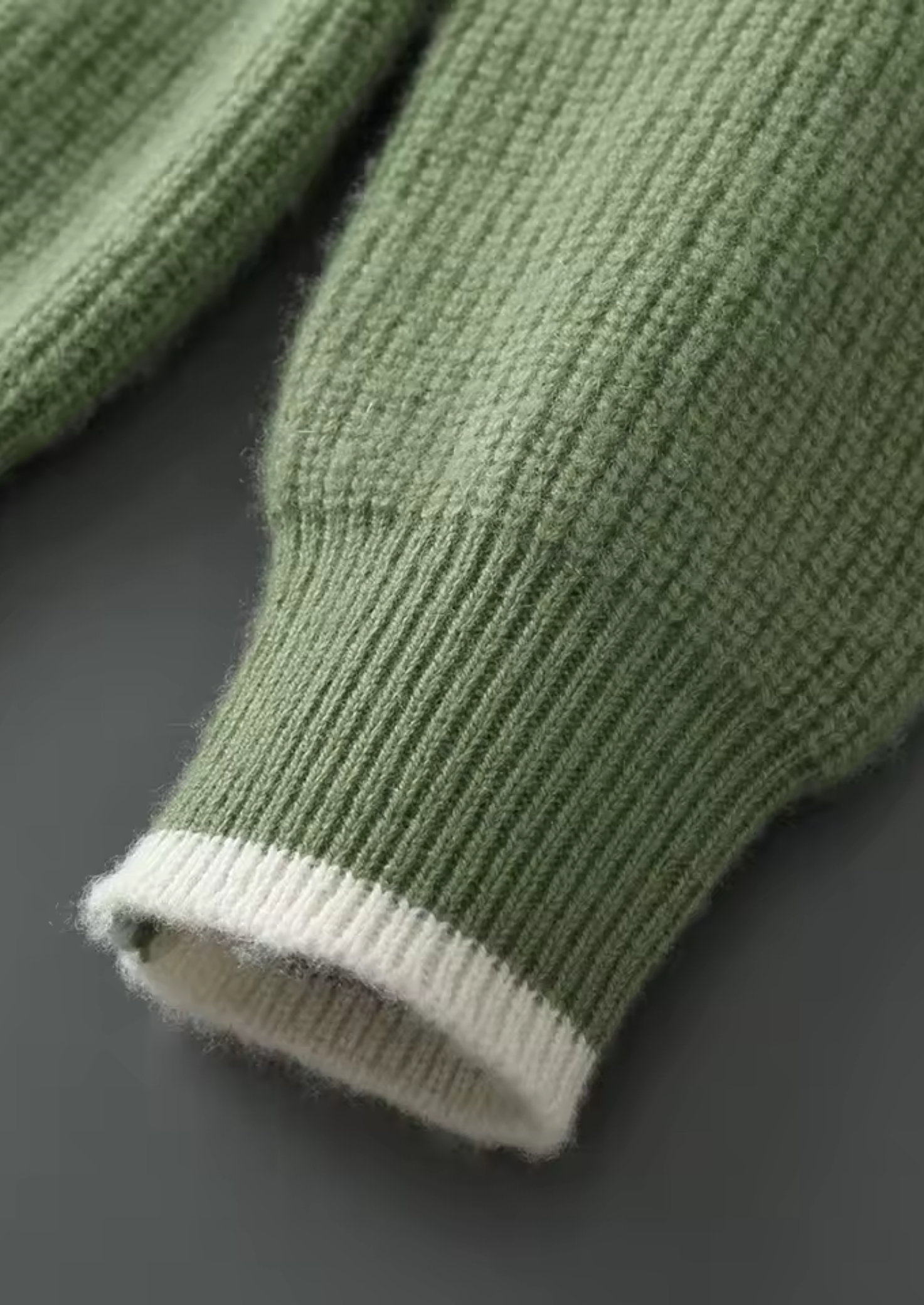 SERENNO Wollpullover Zweifarbig mit Rundhalsausschnitt